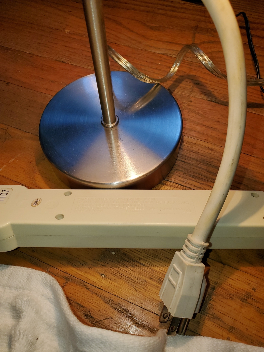 Nightstand Table Lamps w bulb And 2 ft Power Strip works